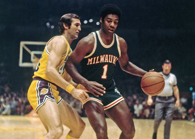 在球场上全 在球场上全